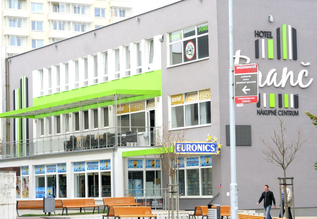 Hotel Branc, Garni Senica Exteriör bild