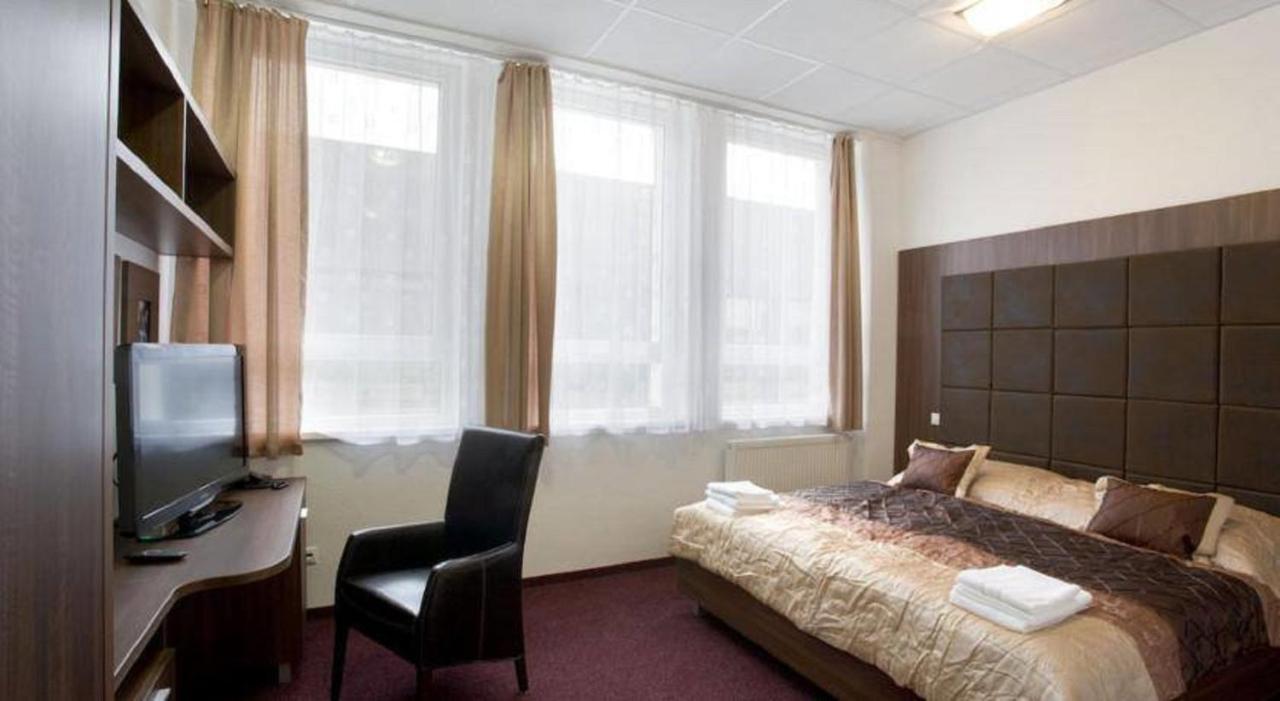 Hotel Branc, Garni Senica Exteriör bild
